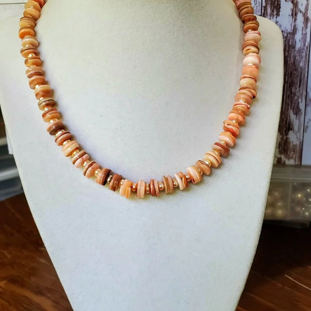 Conch Shell & Pearl Necklace - Picture 4 of 5